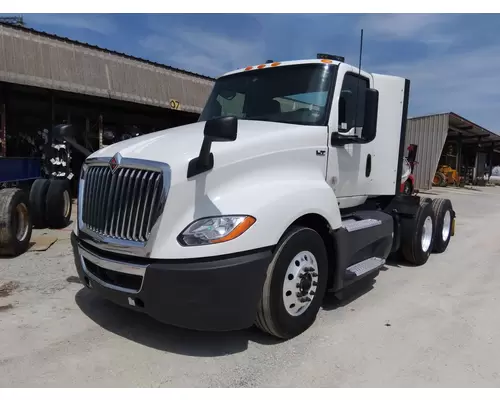 Complete Vehicle INTERNATIONAL LT LKQ Thompson Motors - Wykoff