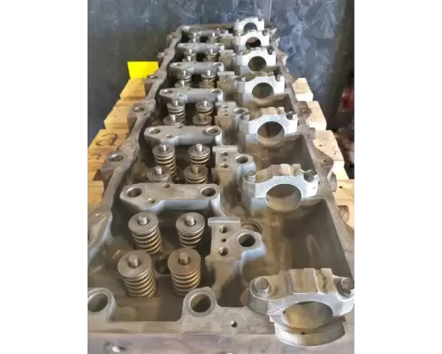 International MAXXFORCE 13 Cylinder Head