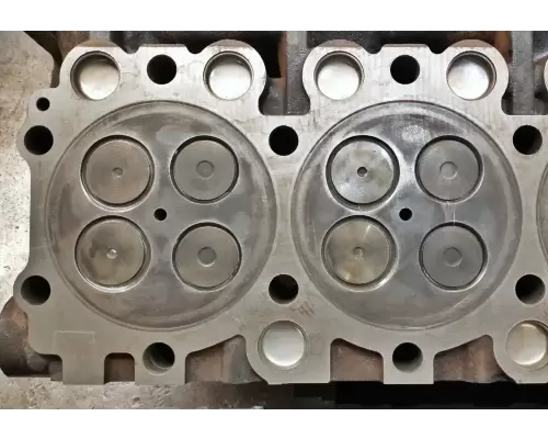 International MAXXFORCE 13 Cylinder Head