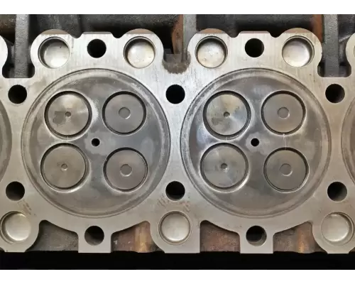 International MAXXFORCE 13 Cylinder Head