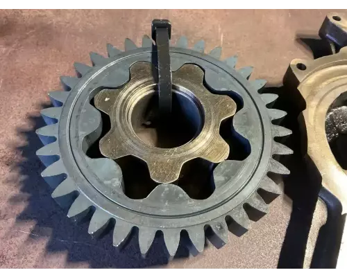 International MAXXFORCE 13 Oil Pump