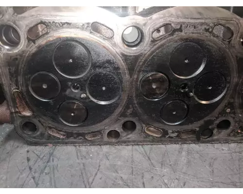 International MAXXFORCE 7 Cylinder Head