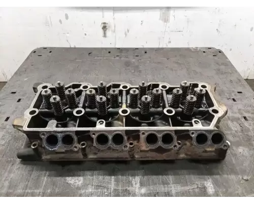 International MAXXFORCE 7 Cylinder Head