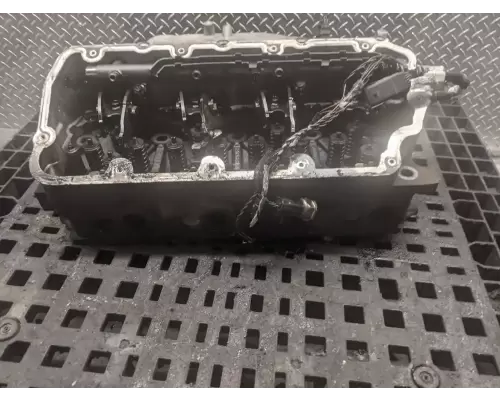 International MAXXFORCE 7 Cylinder Head