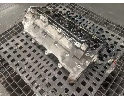 International MAXXFORCE 7 Cylinder Head