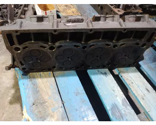 International MAXXFORCE 7 Cylinder Head