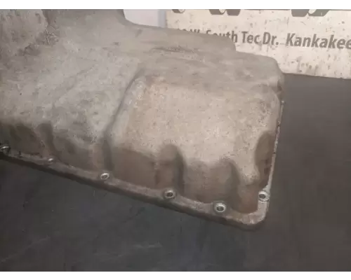 International MAXXFORCE 7 Oil Pan