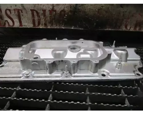 International MAXXFORCE 7 Valve Cover