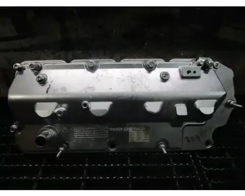 International MAXXFORCE 7 Valve Cover