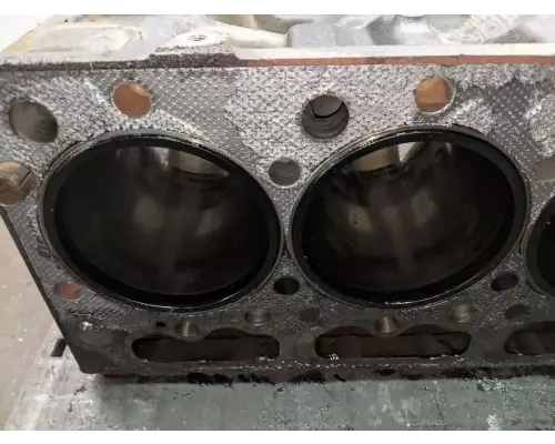 International MAXXFORCE DT466 Cylinder Block