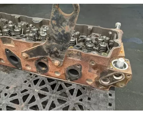 International MAXXFORCE DT466 Cylinder Head