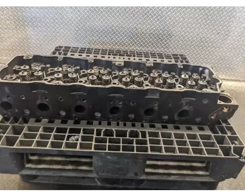 International MAXXFORCE DT466 Cylinder Head