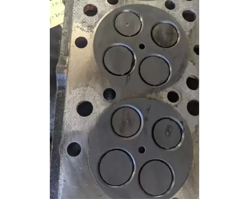 International MAXXFORCE DT466 Cylinder Head