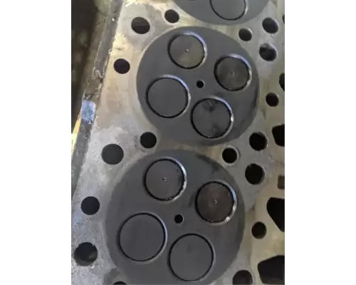 International MAXXFORCE DT466 Cylinder Head