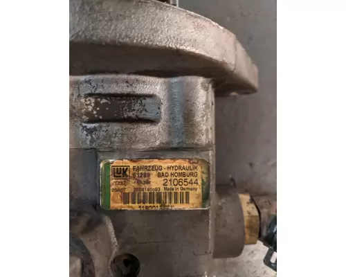 International MAXXFORCE DT466 Power Steering Pump