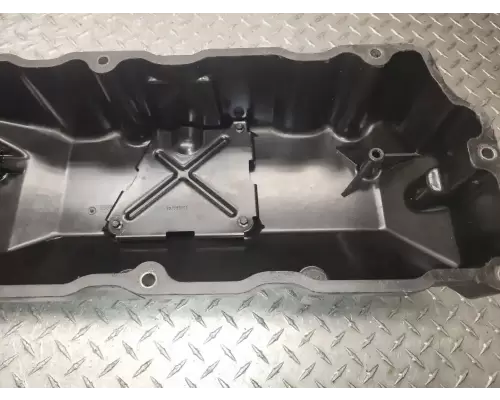 International MAXXFORCE DT466 Valve Cover