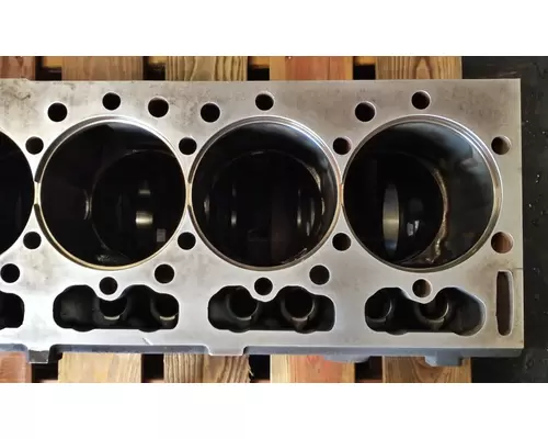 International MAXXFORCE DT Cylinder Block