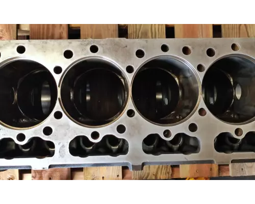 International MAXXFORCE DT Cylinder Block