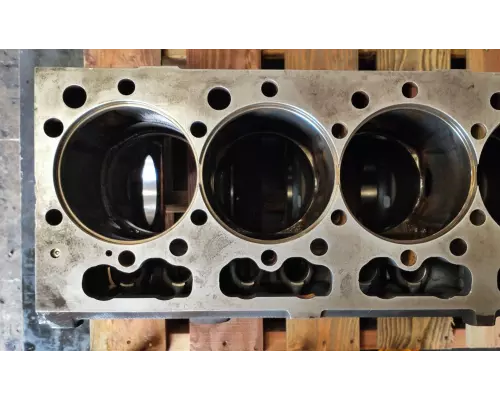 International MAXXFORCE DT Cylinder Block