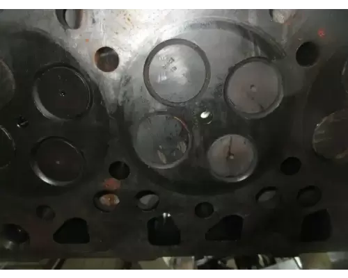 International MAXXFORCE DT Cylinder Head