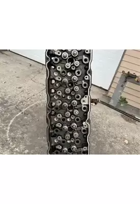 International MAXXFORCE DT Cylinder Head