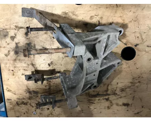 International MAXXFORCE DT Engine Brackets, Misc.