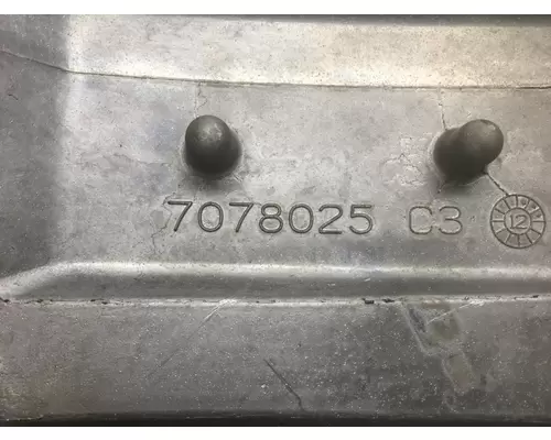 International MAXXFORCE DT Engine Valve Cover