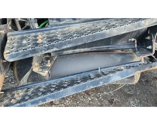 International MV607 Air Tank