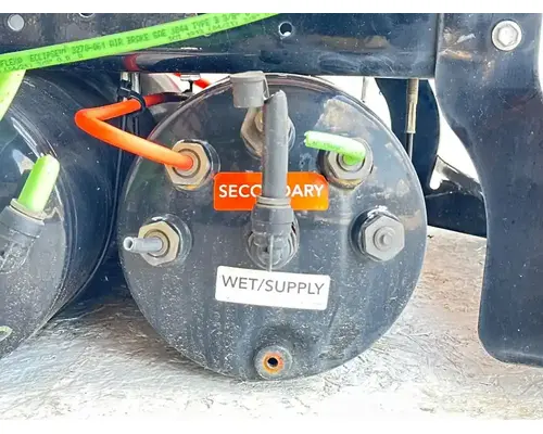 International MV607 Air Tank