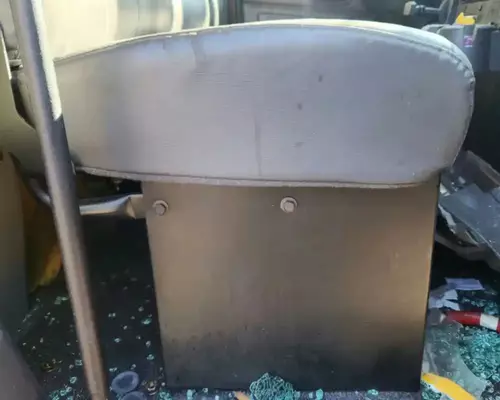 International MV607 Seat, Front