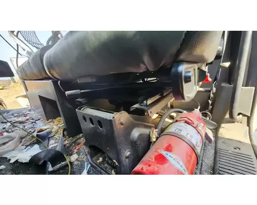 International MV607 Seat, Front
