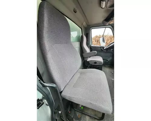 International MV607 Seat, Front