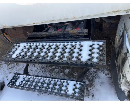  INTERNATIONAL MA065 Truck Salvage International Inc