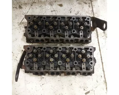 International MaxxForce7 Cylinder Head