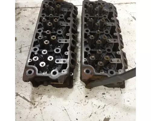 International MaxxForce7 Cylinder Head