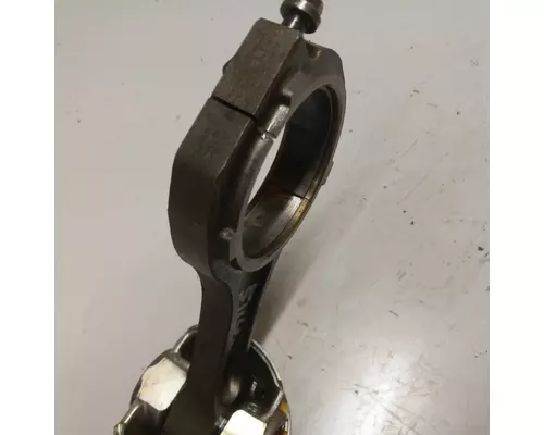 International MaxxForce7 Piston Assembly