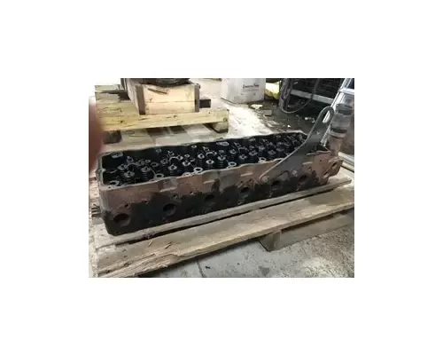 International MaxxForceDT Cylinder Head