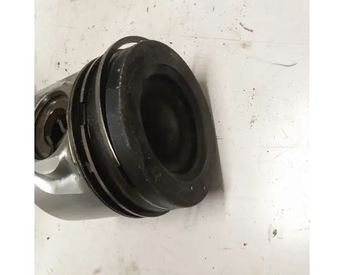 International MaxxForceDT Piston Assembly