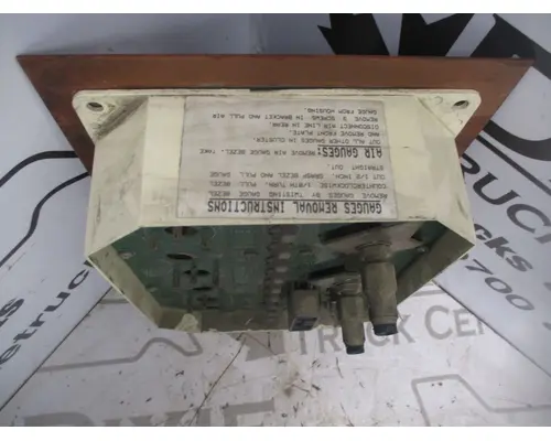 International PAYSTAR Instrument Cluster