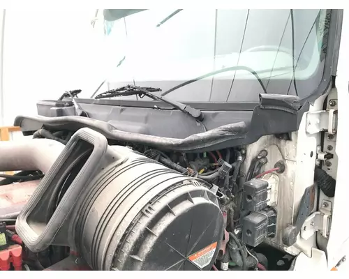 International PROSTAR Cowl