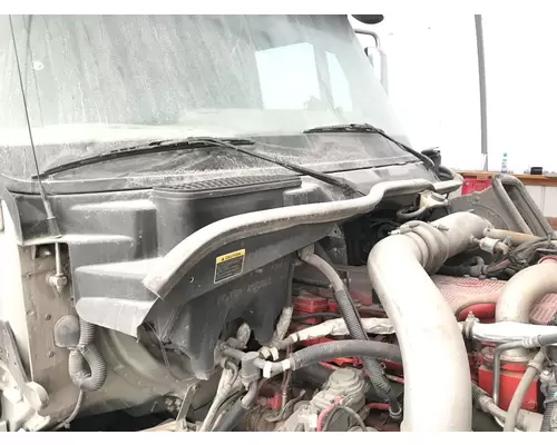 International PROSTAR Cowl