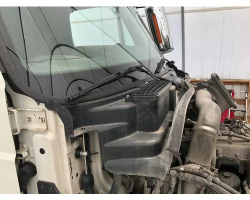 International PROSTAR Cowl
