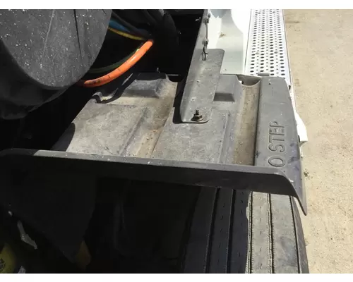 International PROSTAR Fender, Inner