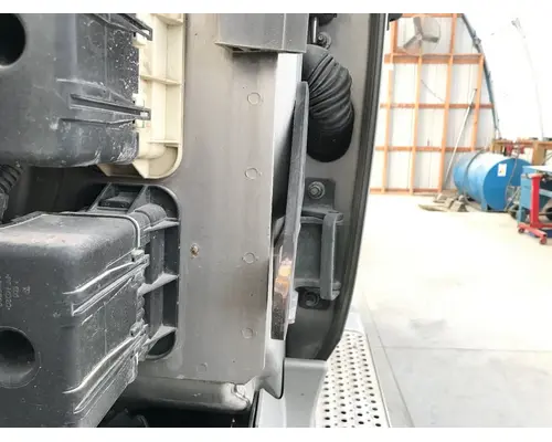 International PROSTAR Hood Rest