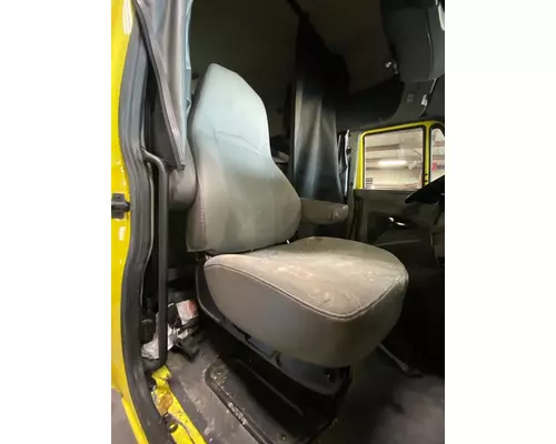 International PROSTAR Seat, Front