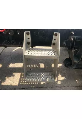 International PROSTAR Step (Fuel Tank, Fairing)