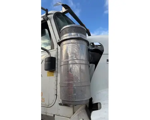 International PayStar 5900i Air Cleaner