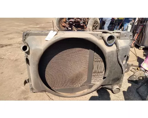 Radiator INTERNATIONAL PC305; INTEGRATED REC BUS Camerota Truck Parts