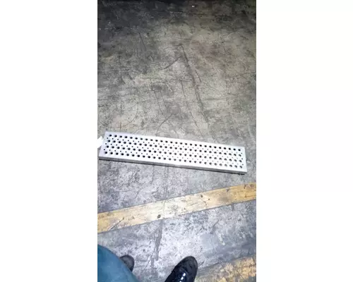 Step INTERNATIONAL Prostar  Marshfield Transportation Products