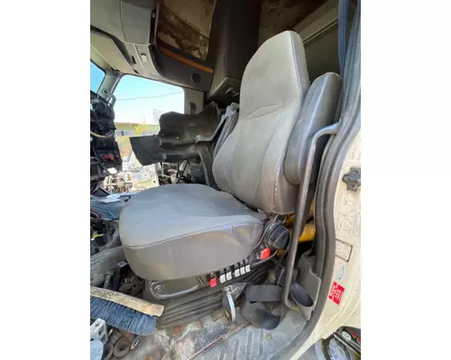 Seat, Front INTERNATIONAL Prostar B &amp; W  Truck Center